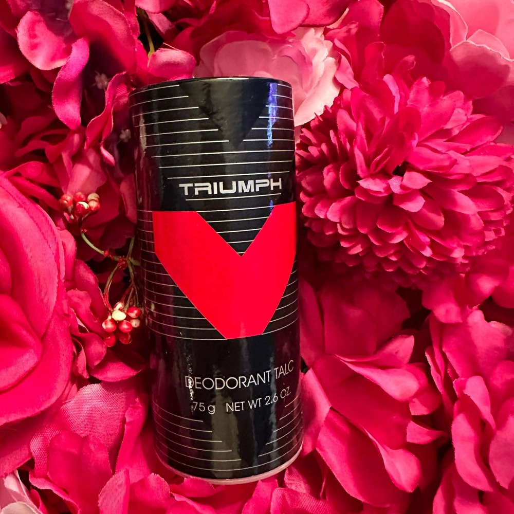 VINTAGE Avon Triumph Deodorant Talc‎ 75g 2.6oz Vintage Refreshing Bold Fragrance